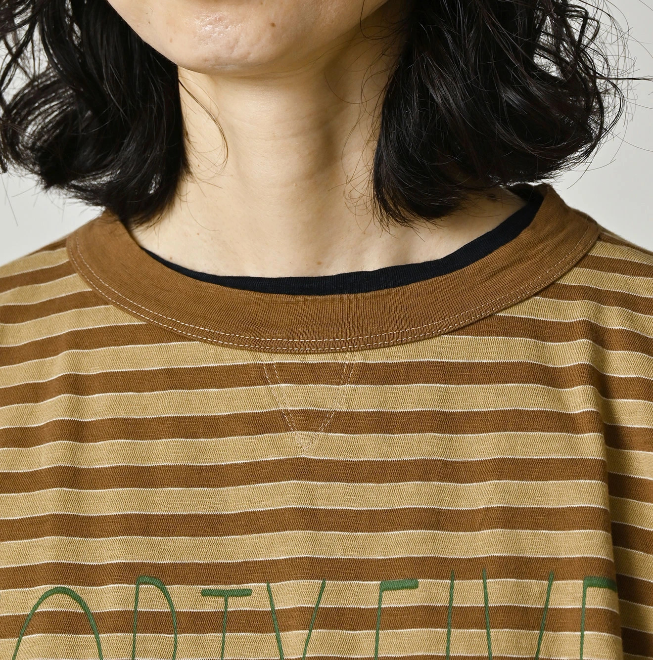 45R(フォーティファイブアール) |ボーダーロゴプリントの908長袖海比古Tシャツ