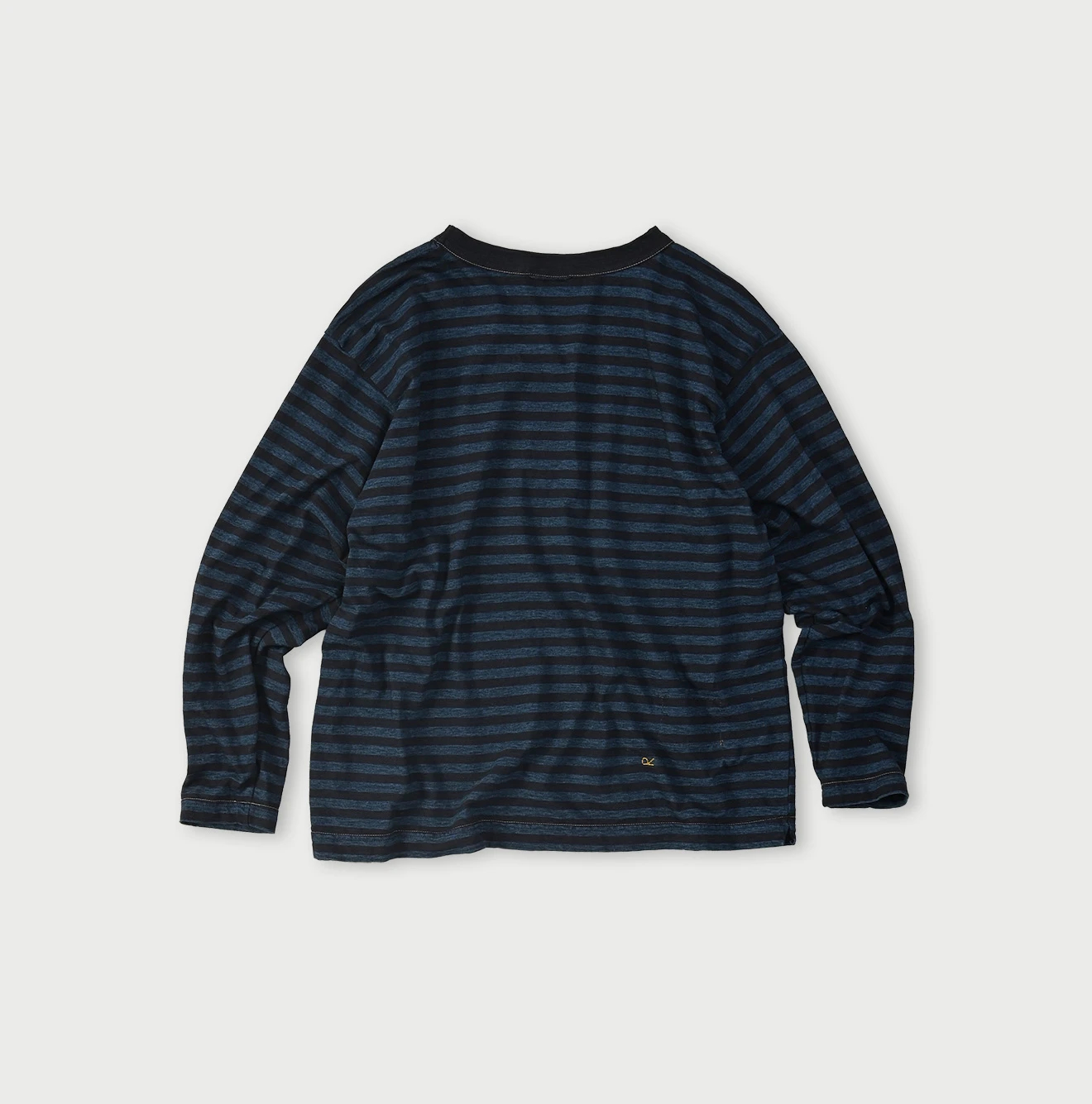 45R(フォーティファイブアール) |ボーダーロゴプリントの908長袖海比古Tシャツ（インディゴ）