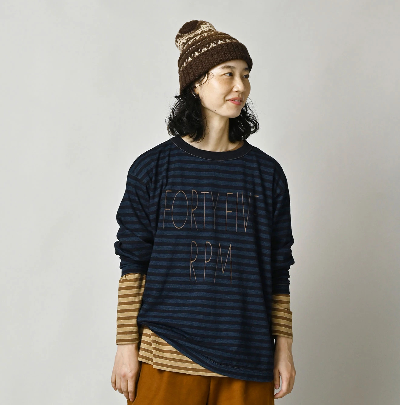 45R(フォーティファイブアール) |ボーダーロゴプリントの908長袖海比古Tシャツ（インディゴ）