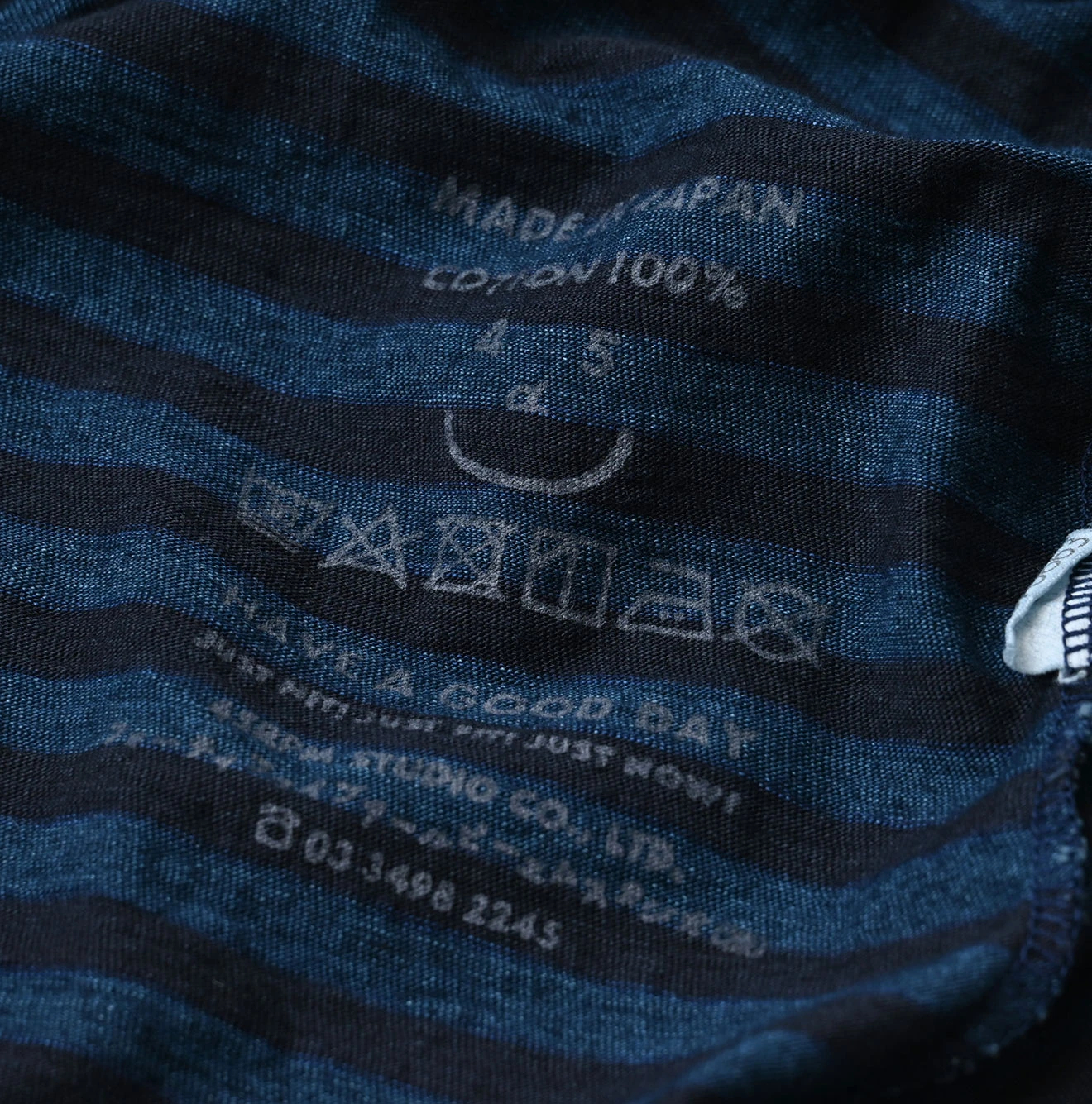 45R(フォーティファイブアール) |ボーダーロゴプリントの908長袖海比古Tシャツ（インディゴ）